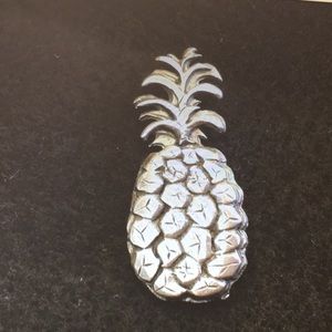 Metzke Pewter pineapple pin. 2”